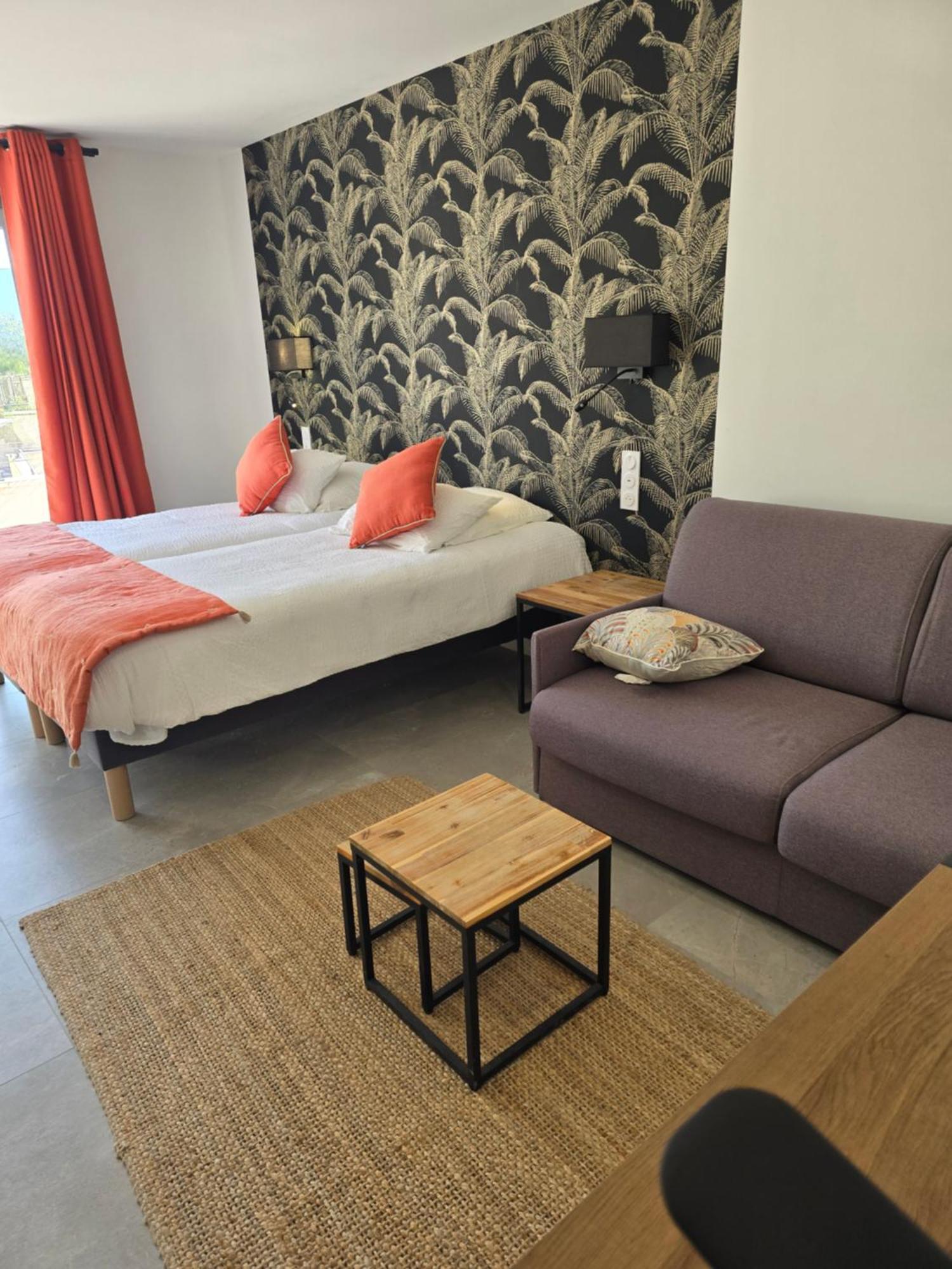 Hotel Les Loges Du Luberon 3*