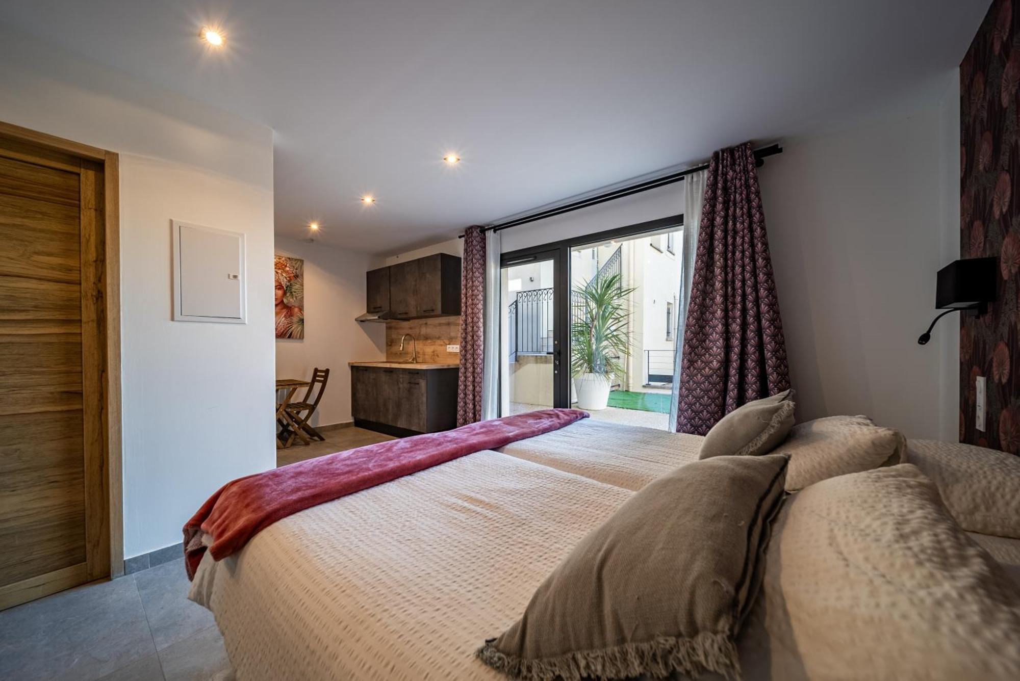 Les Loges Du Luberon Hotel 3*
