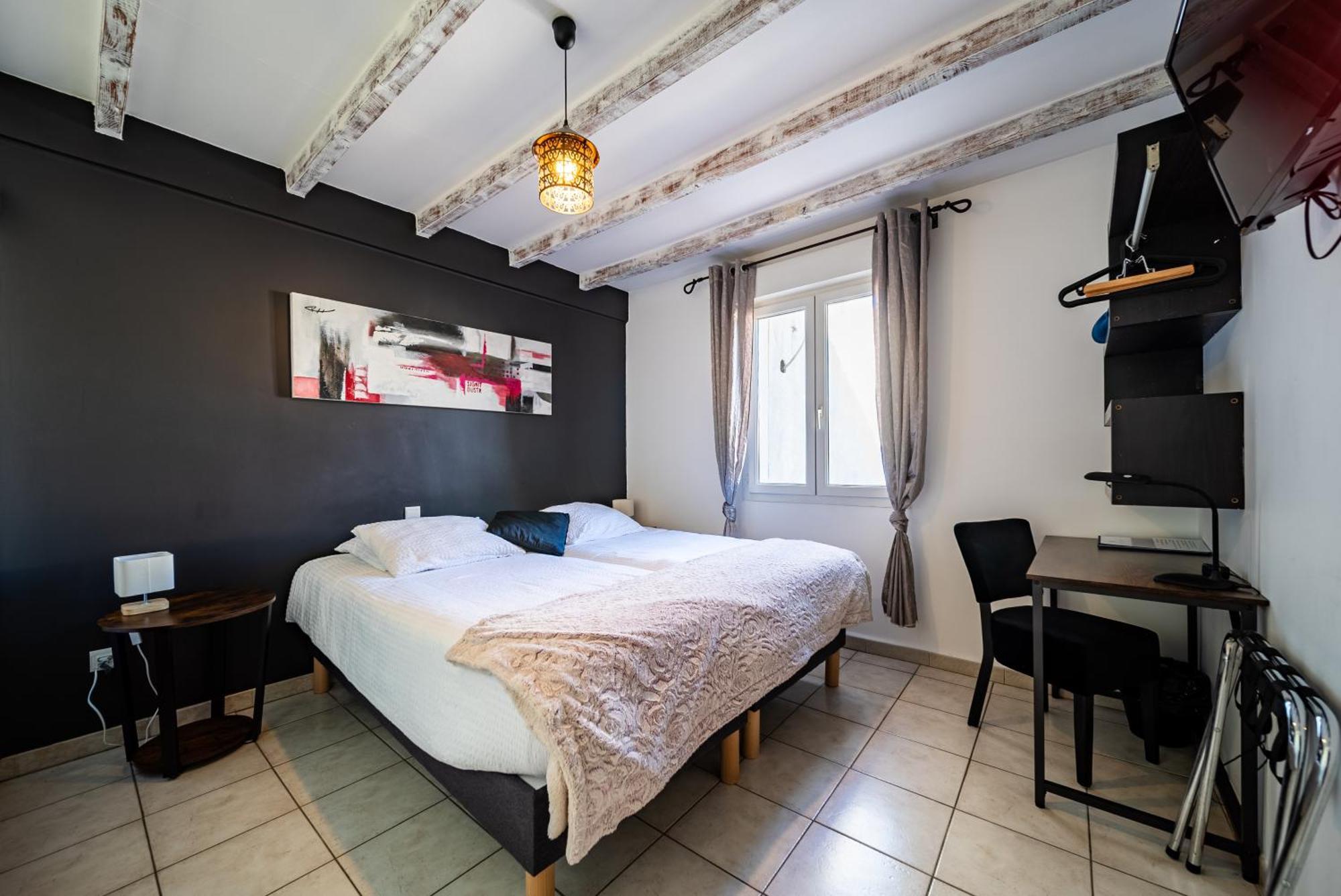 Hotel Les Loges Du Luberon 3*