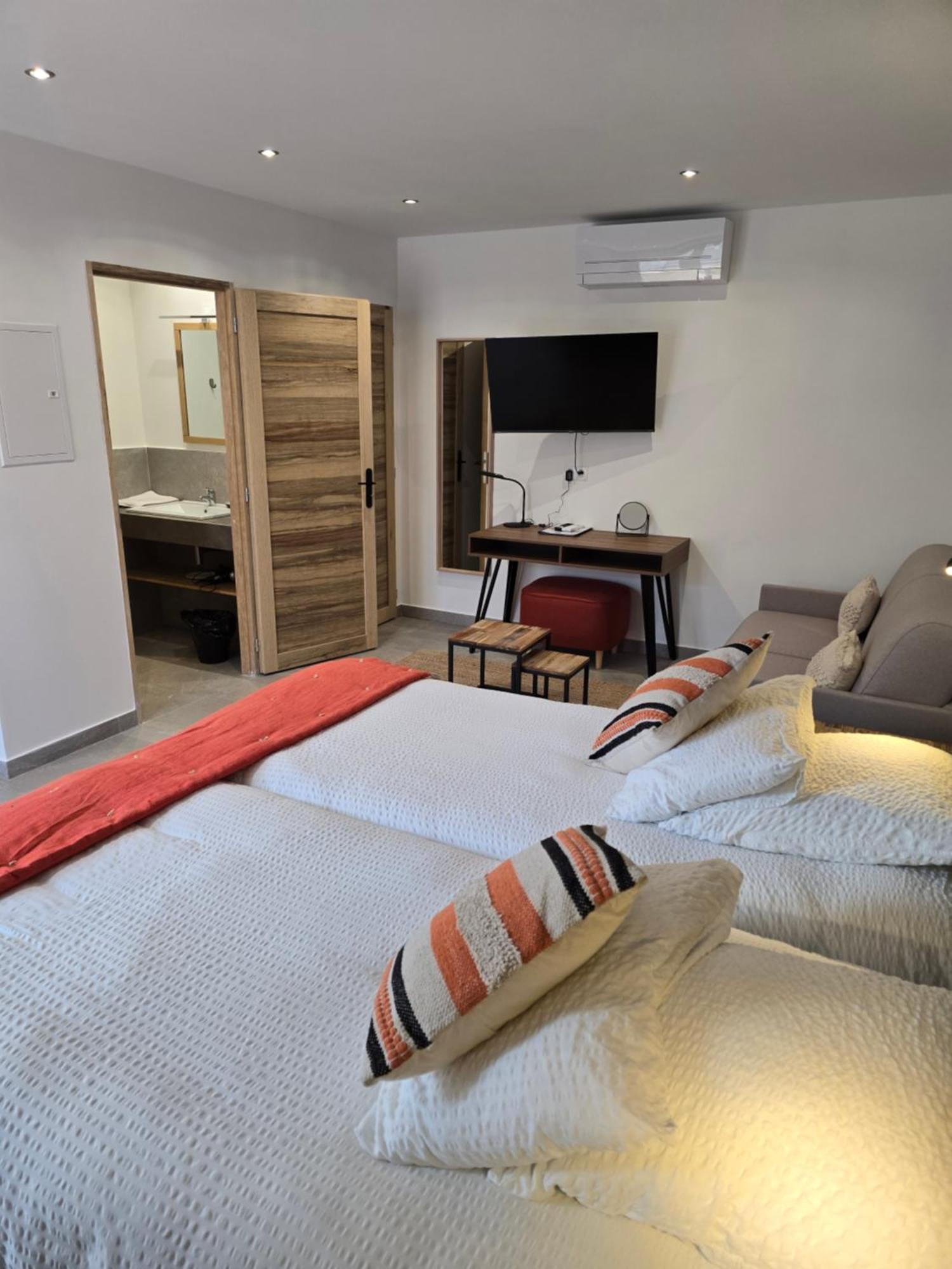 Les Loges Du Luberon Coustellet