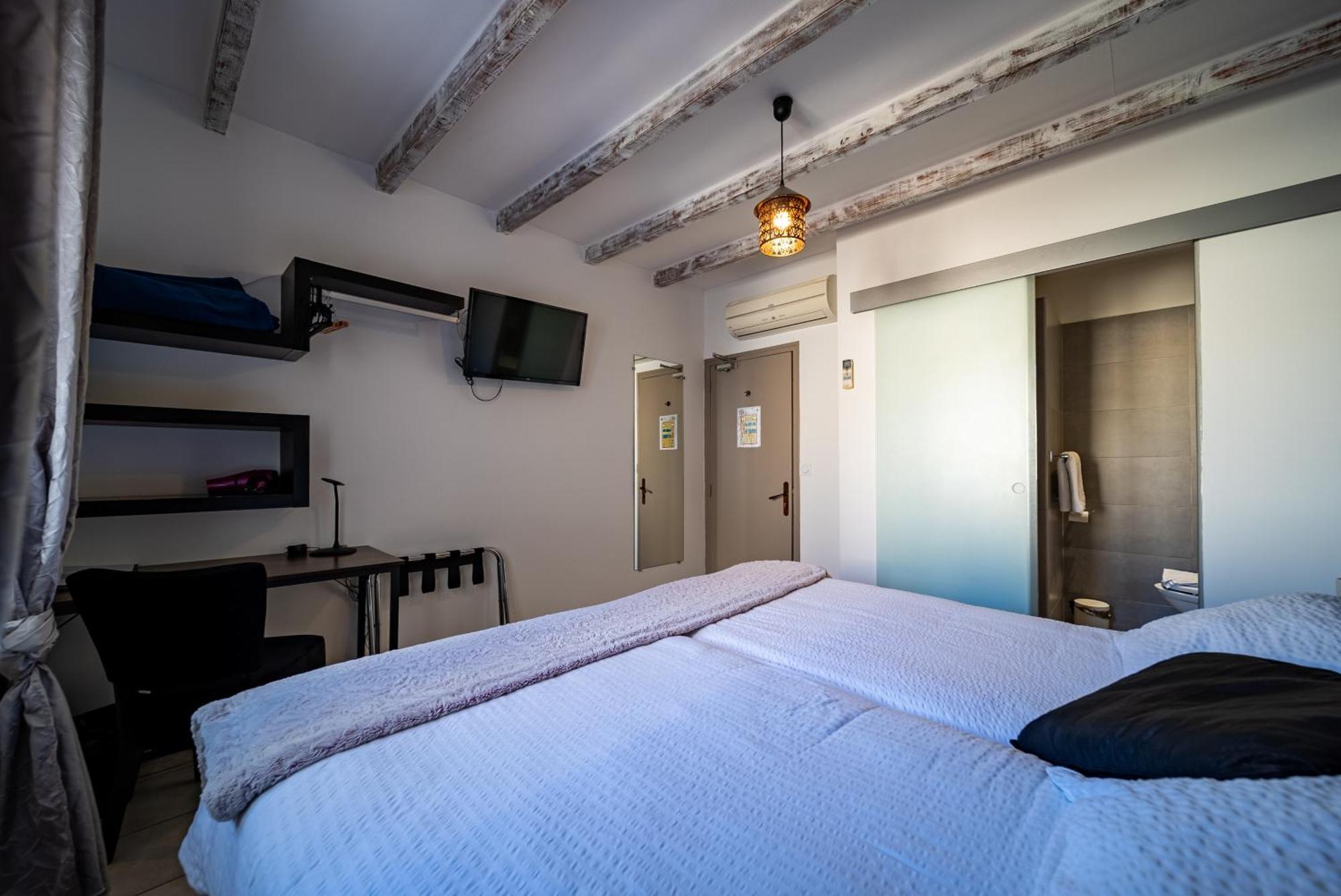 Les Loges Du Luberon Hotel 3*